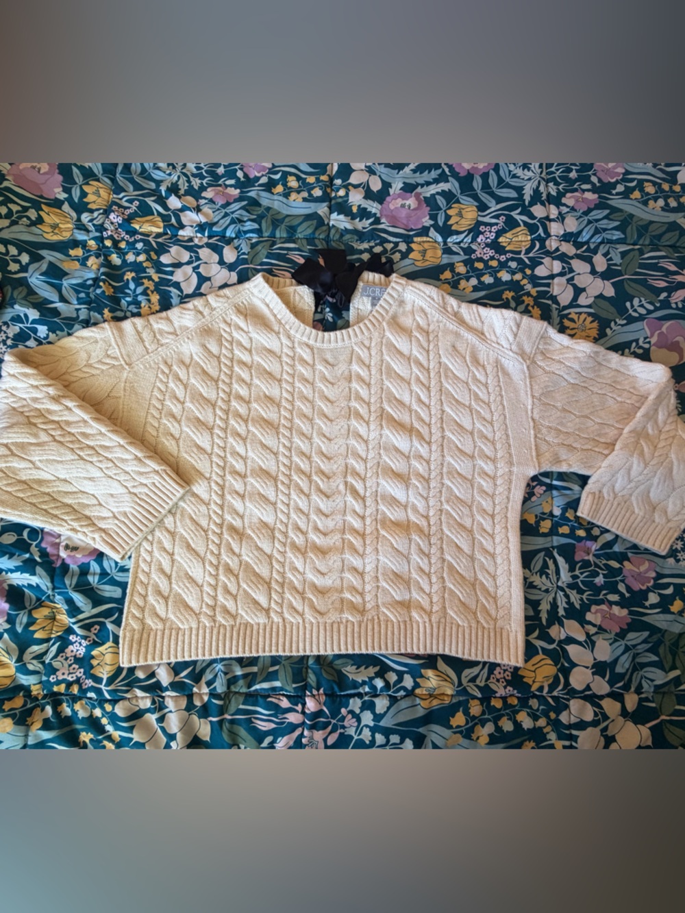 J. Crew Women’s Cream Cable-Knit Crewneck Sweater with bow- size M